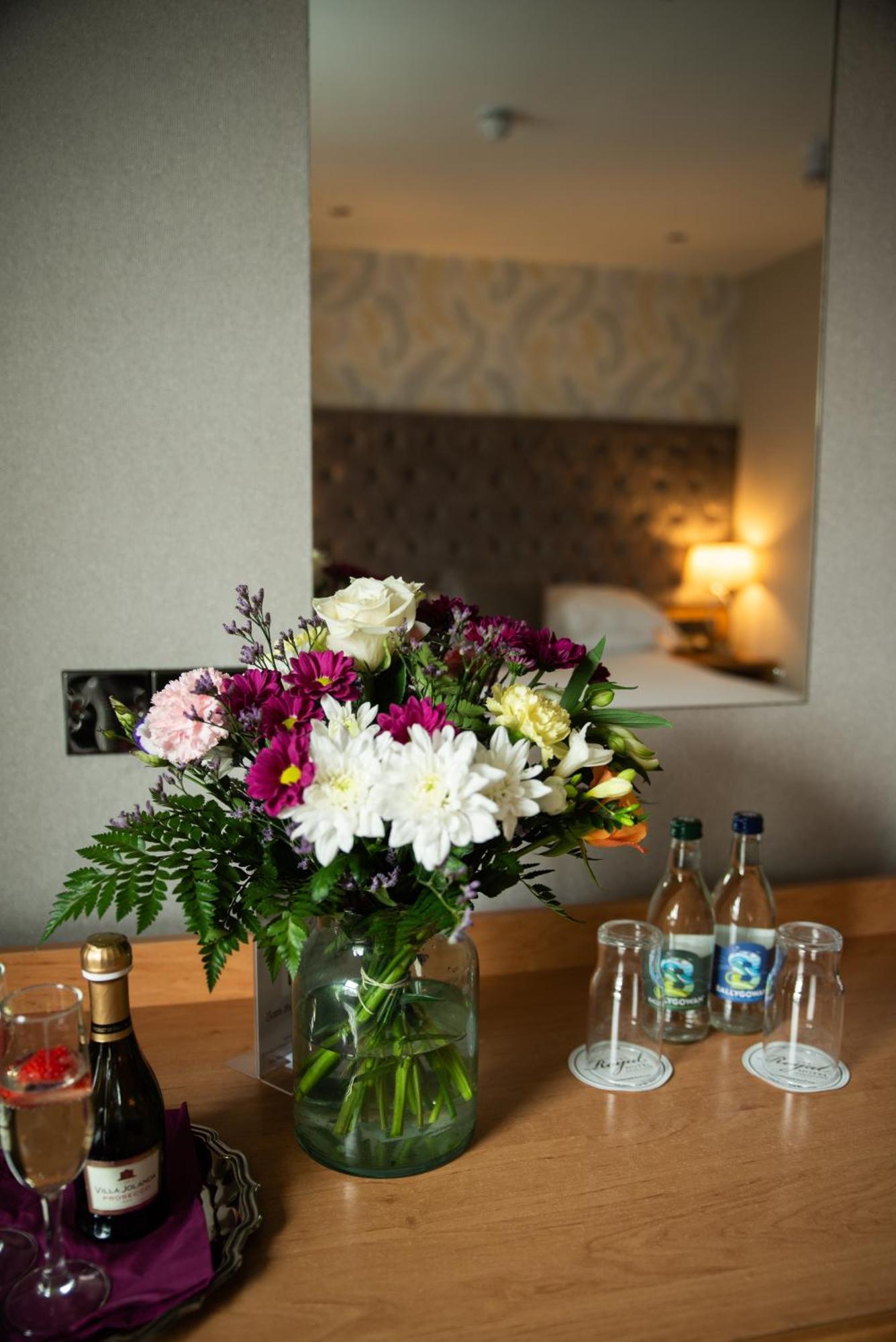The Royal Hotel Cookstown Kültér fotó