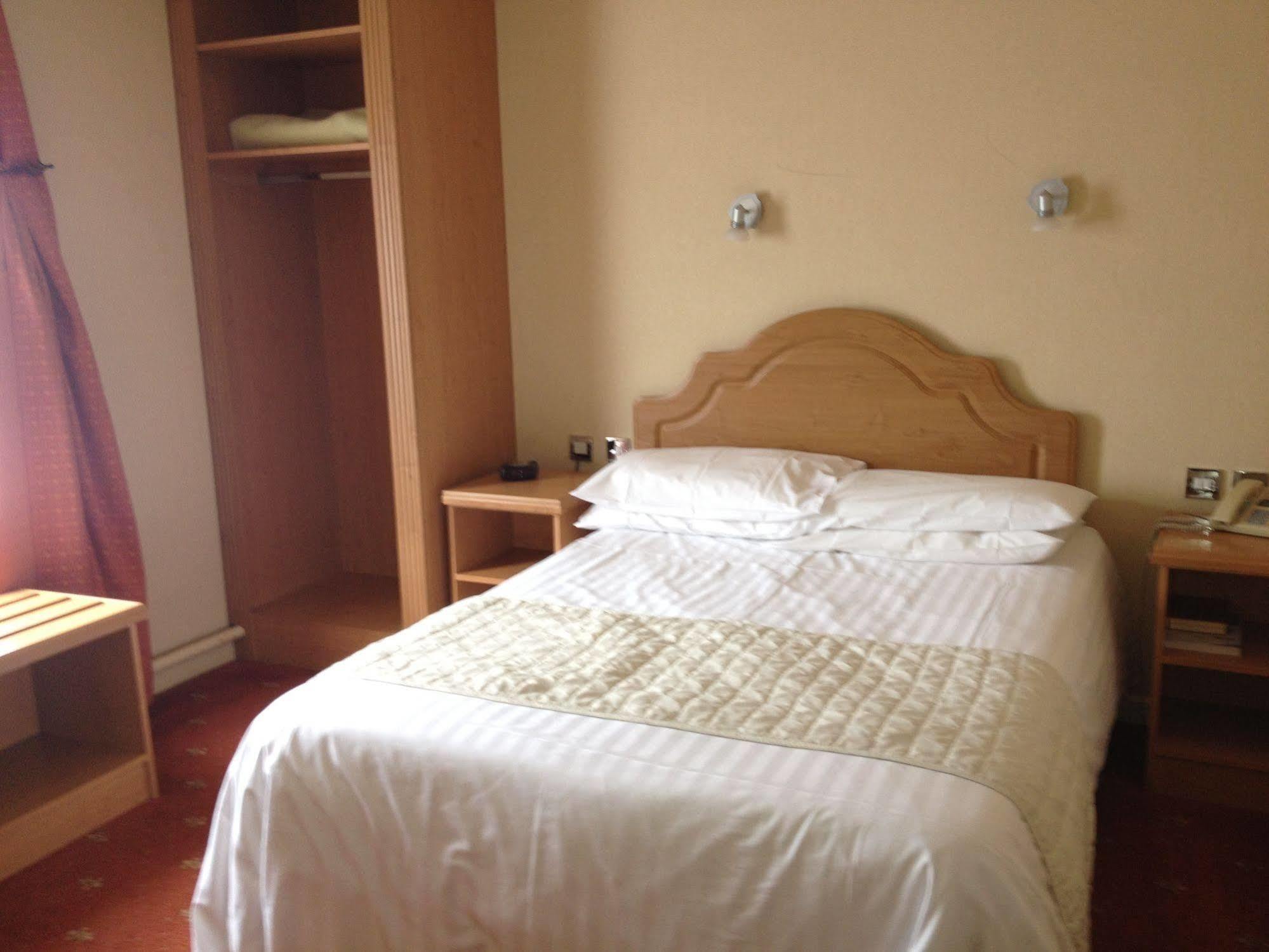 The Royal Hotel Cookstown Kültér fotó