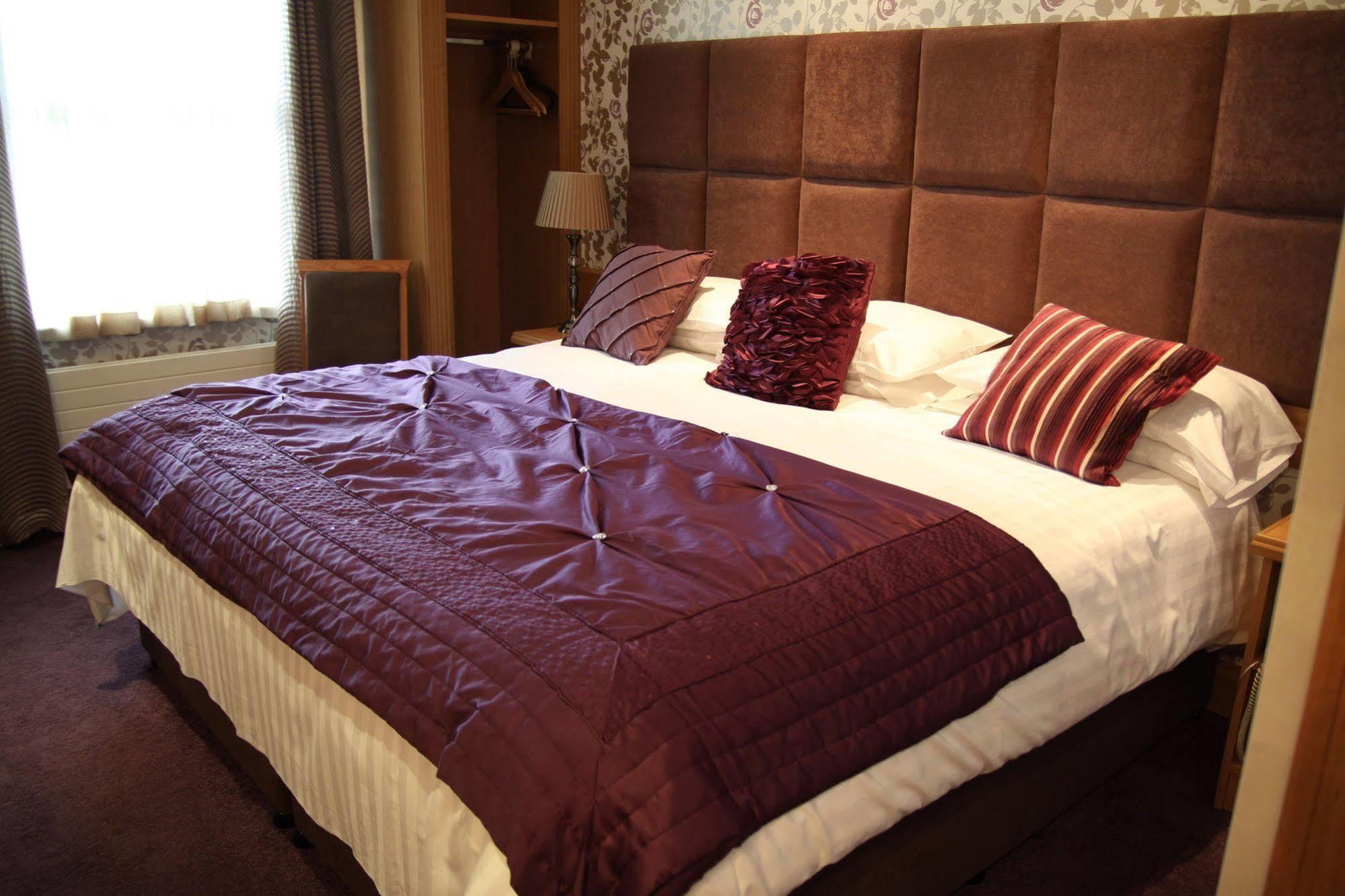The Royal Hotel Cookstown Kültér fotó