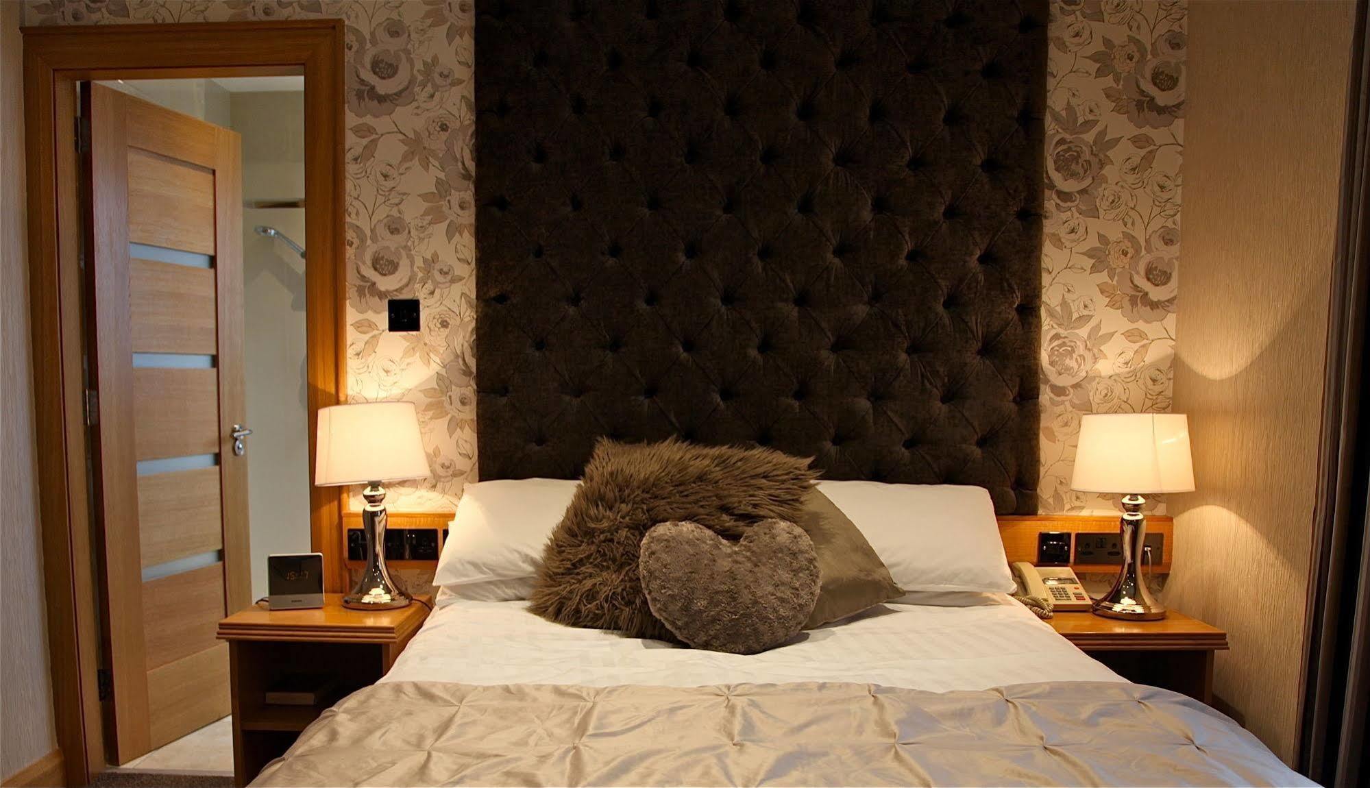 The Royal Hotel Cookstown Kültér fotó