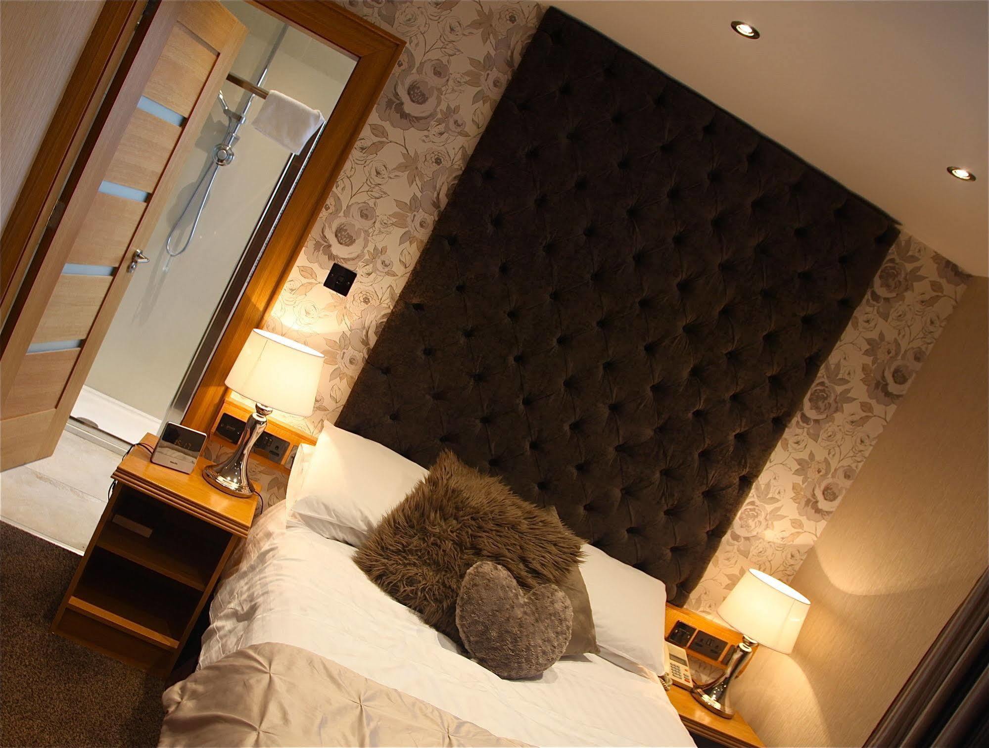 The Royal Hotel Cookstown Kültér fotó